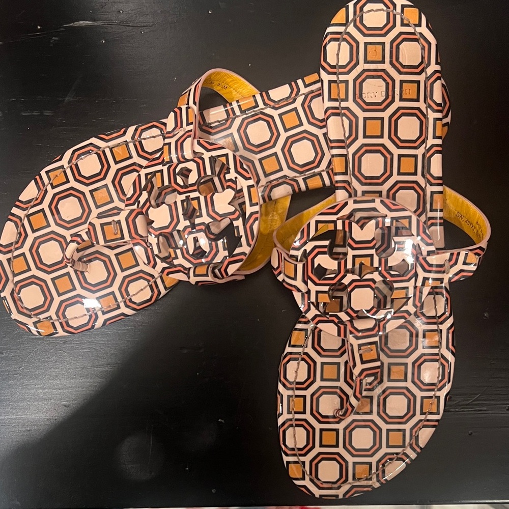 Tory Burch Geometric Pattern Sandals - Black, White, Orange